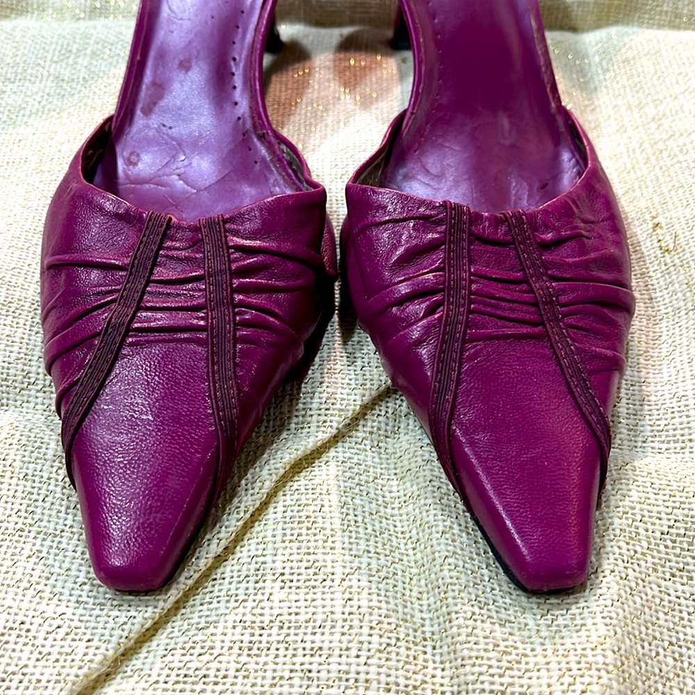 BCBGIRLS 2” HEELS MAGENTA WOMEN’S US SIZE 9. 🩷💜🩷